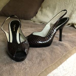 Nina slingbacks